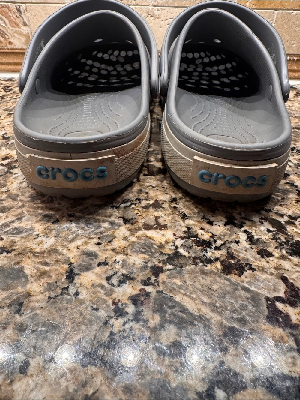CROCS Men’s 8 Women’s 11 Gray Clogs with Blue Accent - Picture 6 of 7